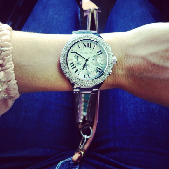 Michael Kors silver with diamonds watch ?⌚️⏱️